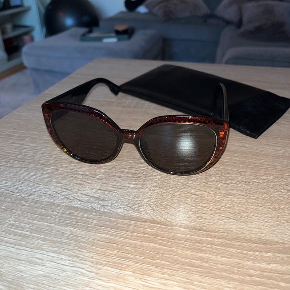 Never worn Dior sunglasses